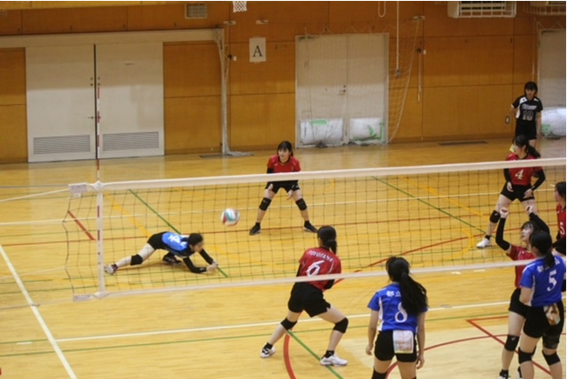 女子バレー３