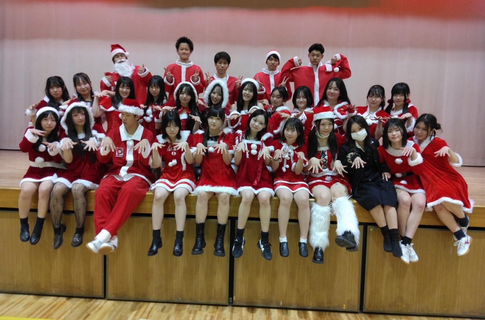 ダンス部クリスマス公演集合
