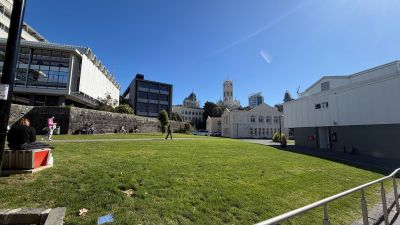 オークランド大学１（ヨコ）