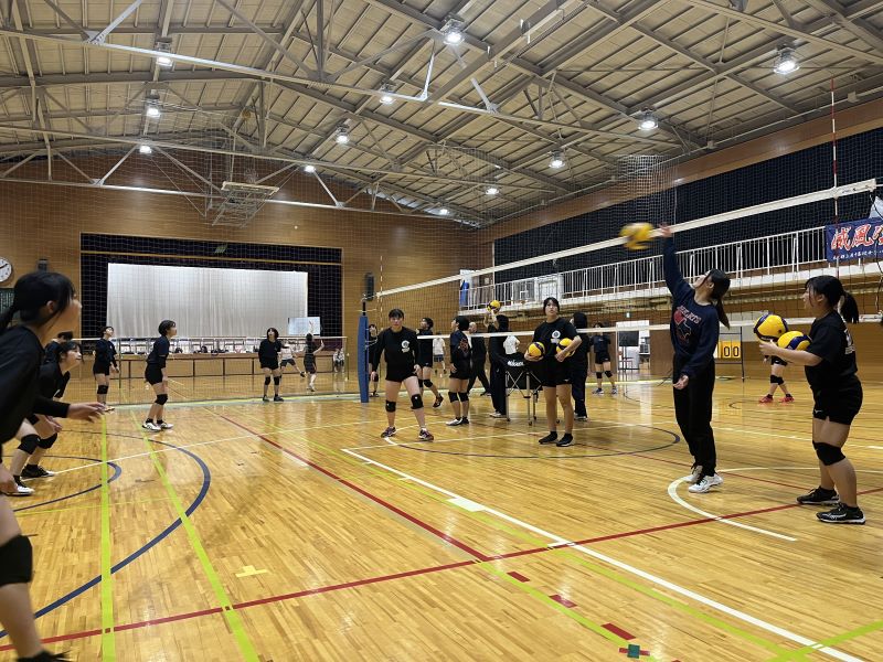 R6girls-volleyball(3)